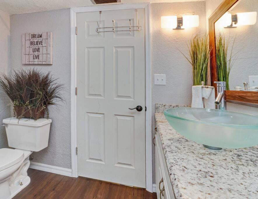 Hidden Couples Loft Retreat In Heights Foodie District Tampa Extérieur photo
