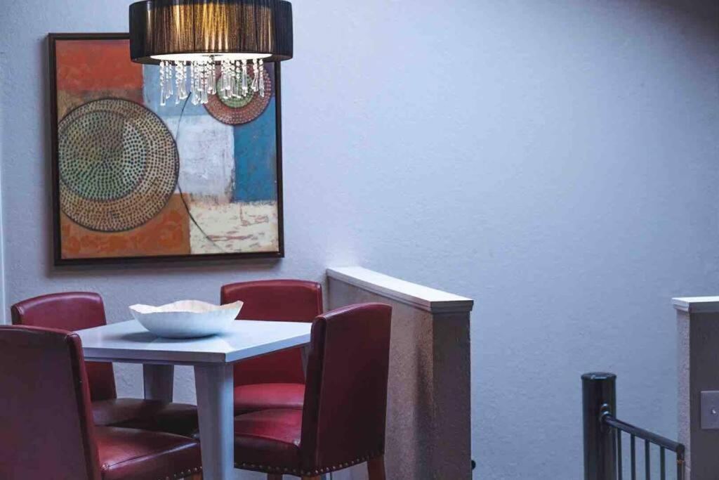 Hidden Couples Loft Retreat In Heights Foodie District Tampa Extérieur photo
