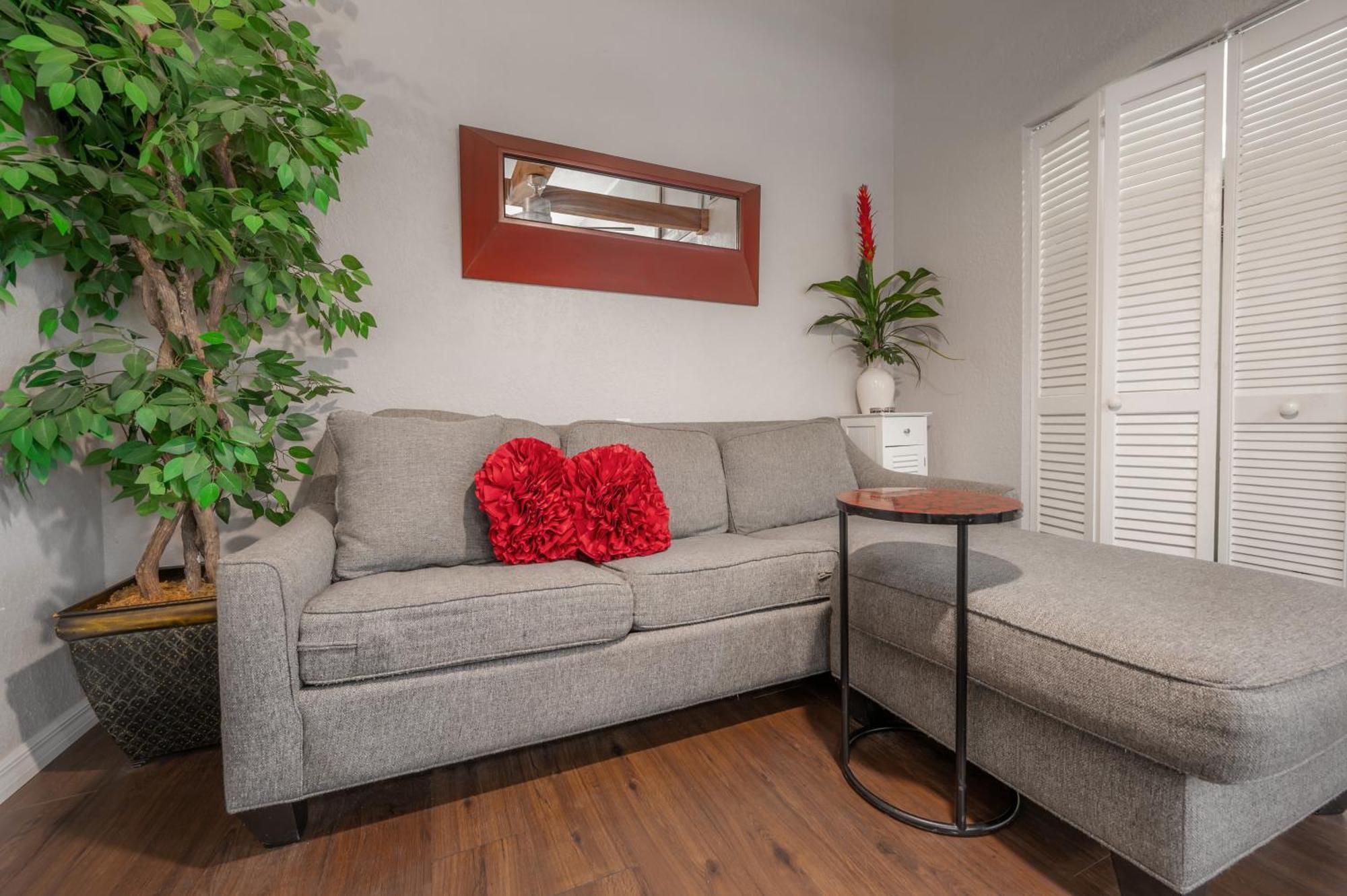 Hidden Couples Loft Retreat In Heights Foodie District Tampa Extérieur photo