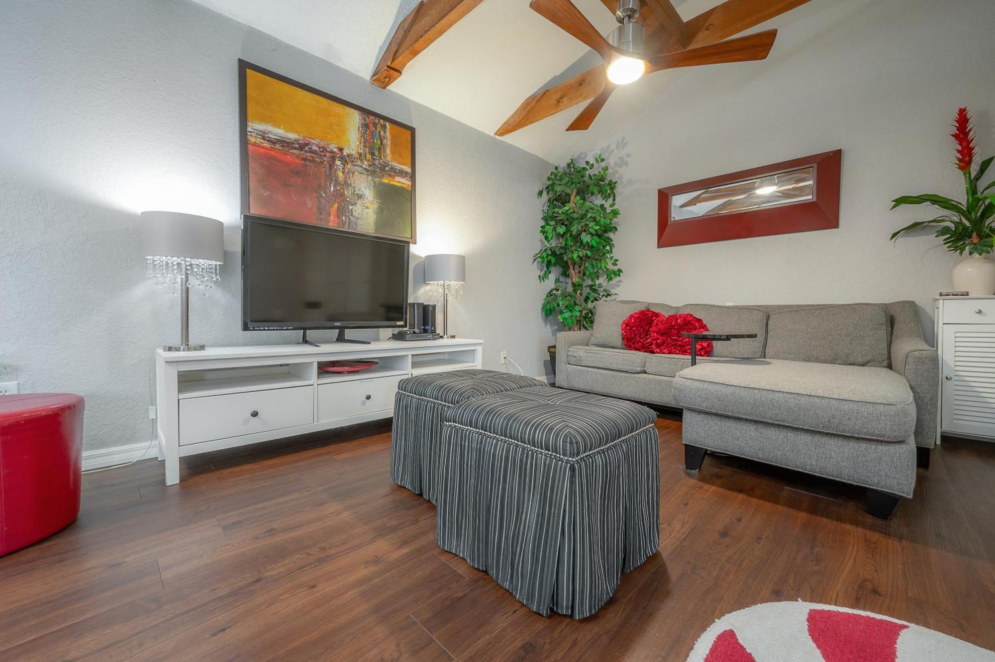 Hidden Couples Loft Retreat In Heights Foodie District Tampa Extérieur photo